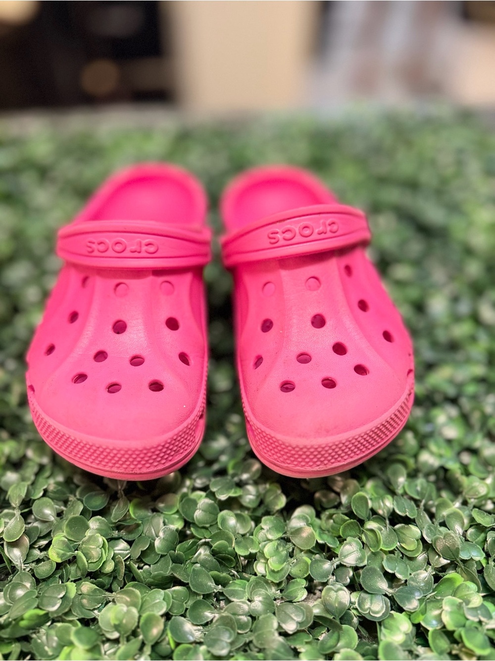CROCS Kids Classic Clog in Bright Pink